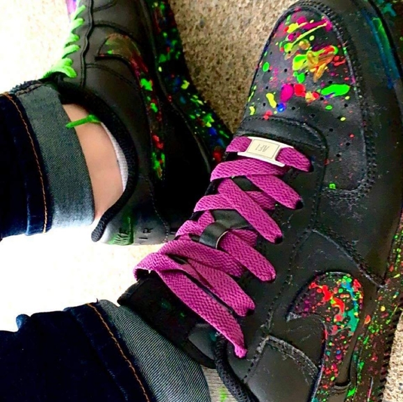 Customs - Picture 8 of 8